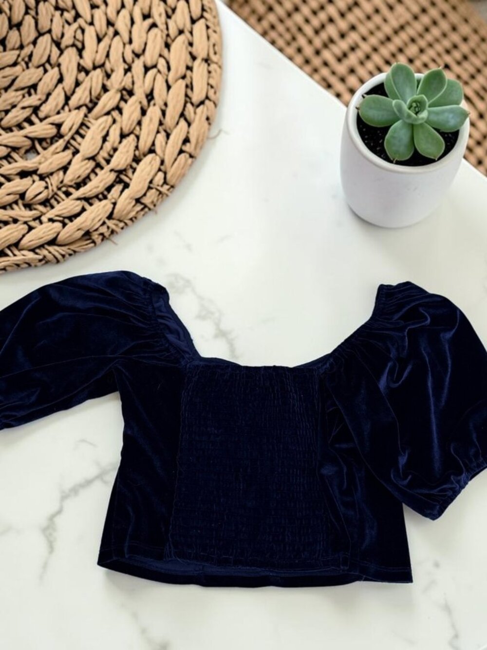 Abercrombie & Fitch Navy Blue Velvet Crop Top Blouse Size Large Puff Sleeve - Picture 7 of 8